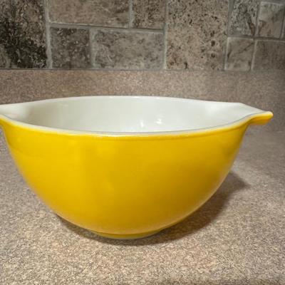 PYREX Small Yellow Mixing Bowl