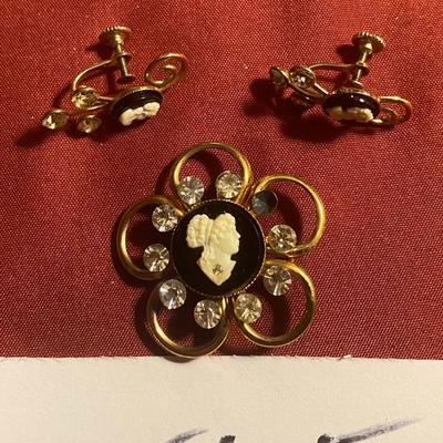 Vintage Brooch w/ Matching Earrings