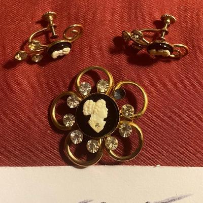 Vintage Brooch w/ Matching Earrings