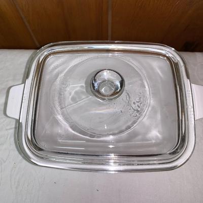 Pyrex country Festival casserole with lid