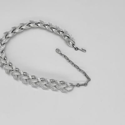 LISNER ~ Silver Tone 16â€ Necklace