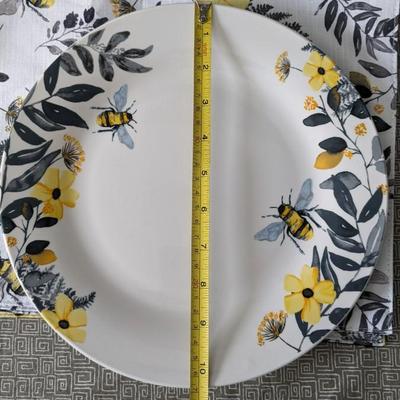 Royal Norfolk Bee Happy Dish Set