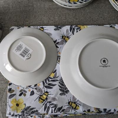 Royal Norfolk Bee Happy Dish Set