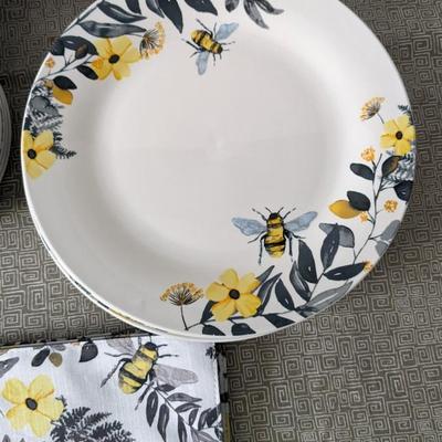 Royal Norfolk Bee Happy Dish Set