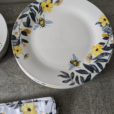 Royal Norfolk Bee Happy Dish Set