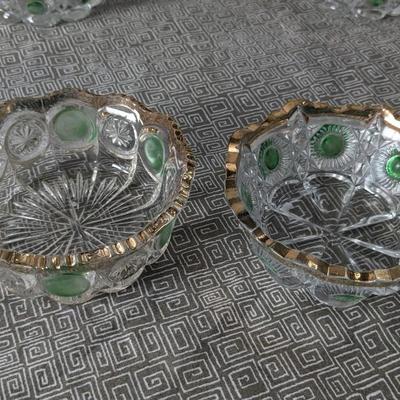 EAPG Bullseye and Daisy Serving Set