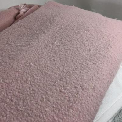 Queen Size Comfy Chenille Comforter Set and Throws