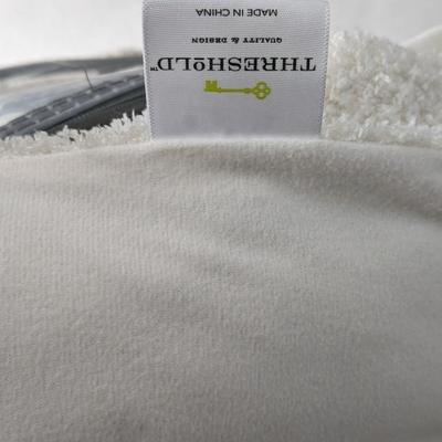Queen Size Comfy Chenille Comforter Set and Throws