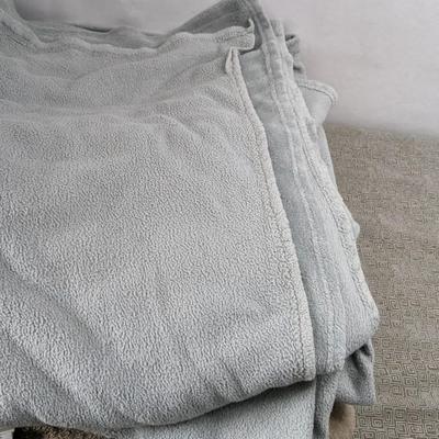 Queen Size Comfy Chenille Comforter Set and Throws