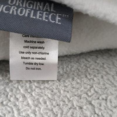 Queen Size Comfy Chenille Comforter Set and Throws