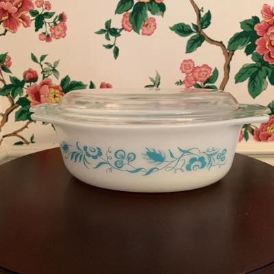 Vintage Pyrex Meadows 043 casserole with lid