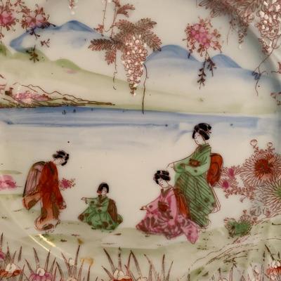 Antique Kutani Porcelain Geisha Girl Plate