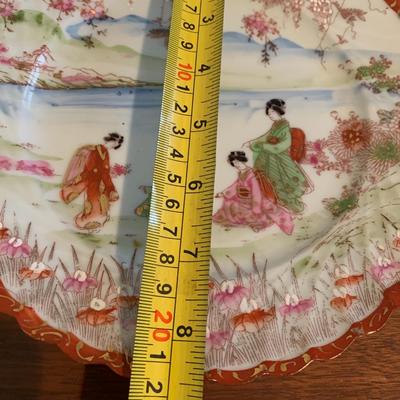 Antique Kutani Porcelain Geisha Girl Plate