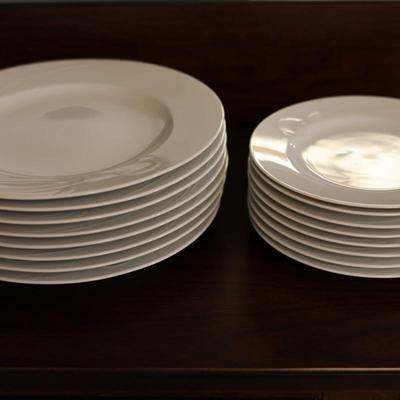 MIKASA Classic Flair Dinner & Salad Plates (16)