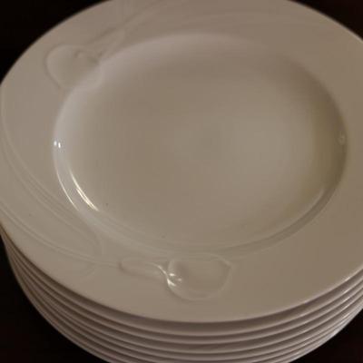 MIKASA Classic Flair Dinner & Salad Plates (16)