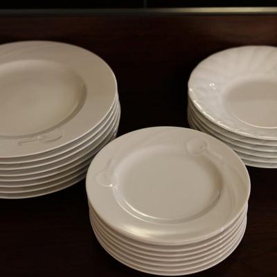 MIKASA Classic Flair Dinner & Salad Plates (16)