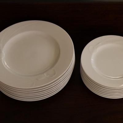 MIKASA Classic Flair Dinner & Salad Plates (16)