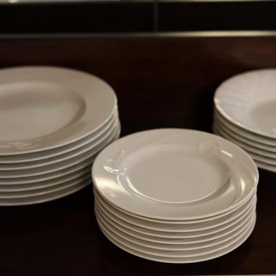 MIKASA Classic Flair Dinner & Salad Plates (16)