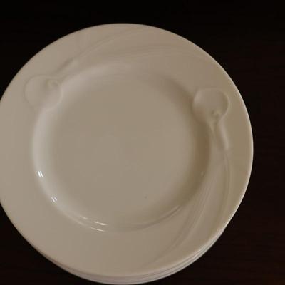 MIKASA Classic Flair Dinner & Salad Plates (16)