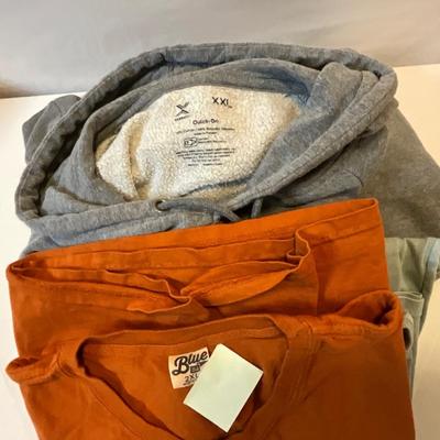 Two gray hoodies, two tees, XXL