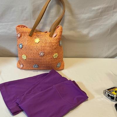 Lululemon tall size 8 activewear and orange weaved bag