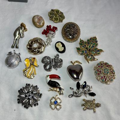 Brooches & Scarf Pins Inc. Genuine European Crystal (P-RG)