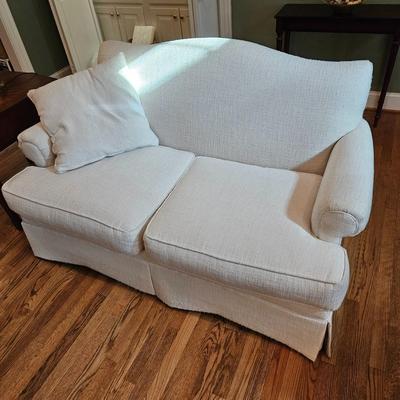 Rowe Furniture Sofa (LR-DW)