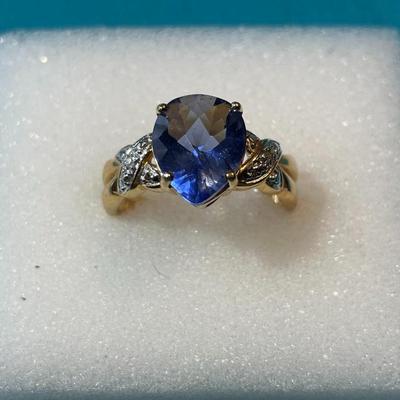 Vintage Gold-tone Sterling Silver Tanzanite-Color Stone Ring Size-8 in VG Preowned Condition.