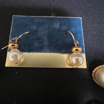 Pearl Necklaces, Earrings, Bracelets & Ring (P-RG)