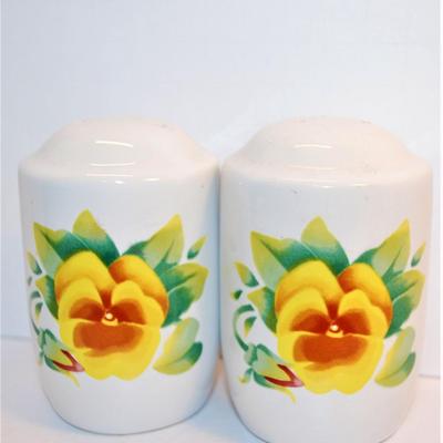Cylinder Shape with Bright Yellow Flowers + Red Bud 3 1/2