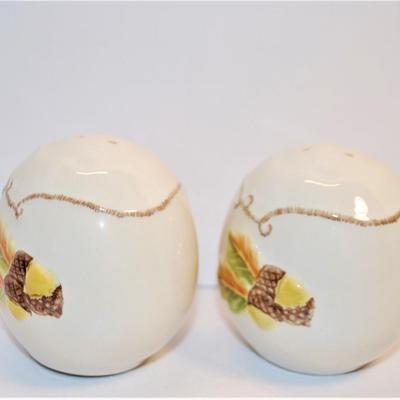 Small Round Set with Acorns + Pale Orange/Green Leaves 2 3/4