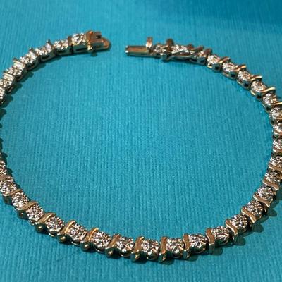 Vintage Sterling Silver w/Commercial Grade Diamond Chips Tennis Bracelet 8" Long in VG Preowned Condition as Pic'd.