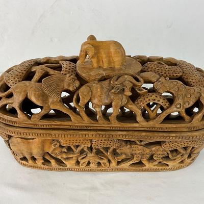 956 Hand carved Olive Wood African Elephant Covered Box