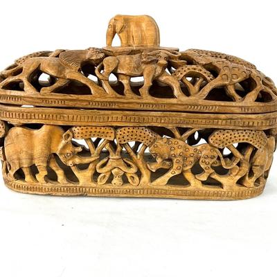 956 Hand carved Olive Wood African Elephant Covered Box