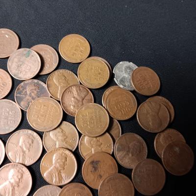 ASSORTMENT OF WHEAT PENNIES