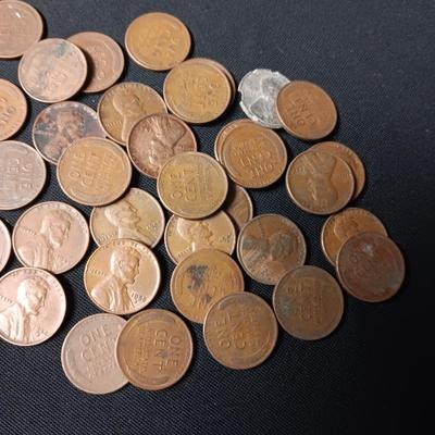 ASSORTMENT OF WHEAT PENNIES