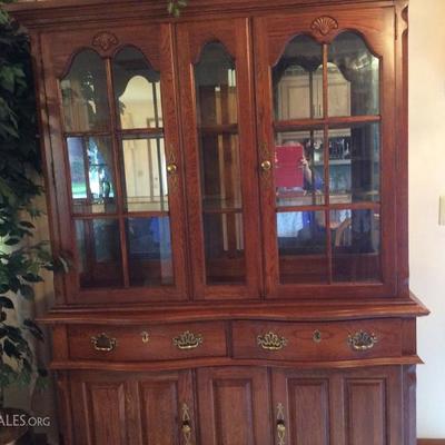 October 21 & 22, 2016 in Wolcott, Ind. 47995  Beautiful items.