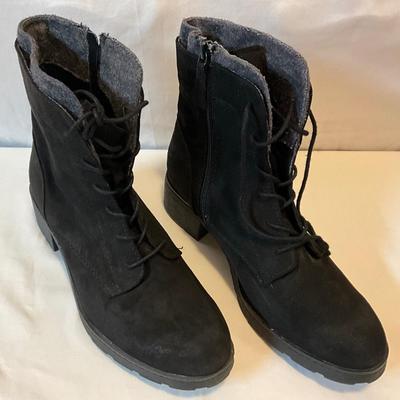 Mossimo boots size 11