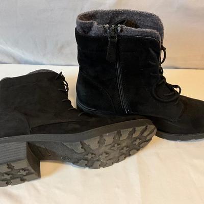 Mossimo boots size 11