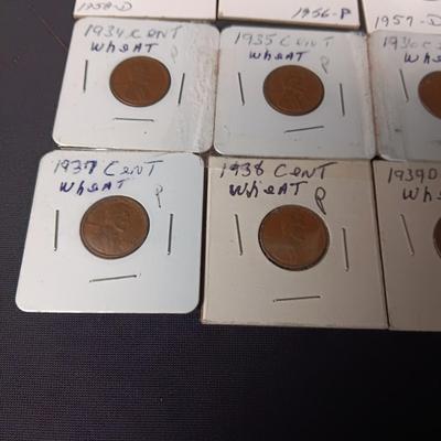 A COLLECTION OF WHEAT PENNIES AND 5 1982-D PENNIES