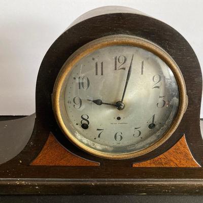 LOT 31: Vintage Seth Thomas Mantle Clock