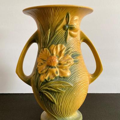 LOT 40: Vintage Roseville Pottery Double Handled Vase 10