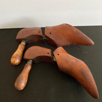 LOT 42: Antique The Enterprise Manufacturing Co of PA - Sad Irons 