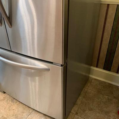 LOT 76: Kitchen Aid Refrigerator Model#KBFS25ECMS
