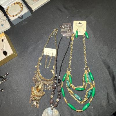 Jewelry Sets - New In Box (P-RG)