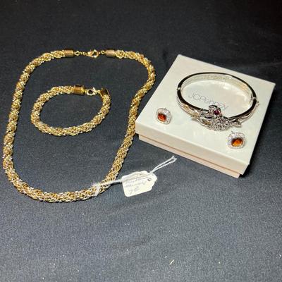 Jewelry Sets - New In Box (P-RG)