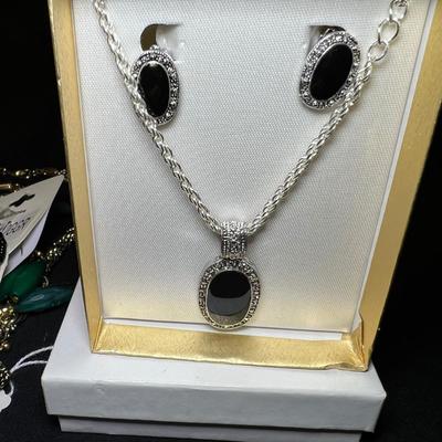Jewelry Sets - New In Box (P-RG)
