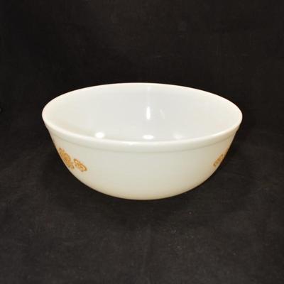 Vintage Set of Pyrex "Butterfly Gold" Mixing Bowls