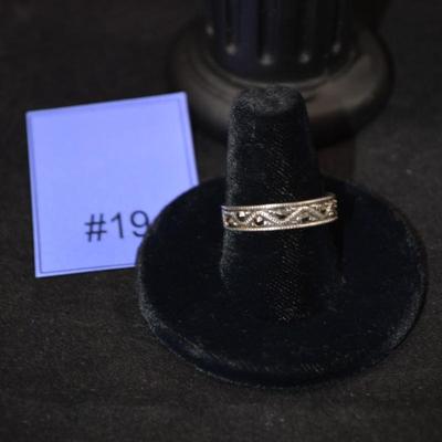 925 Sterling w/ Marcasite Ring Size 8.5 3.1g