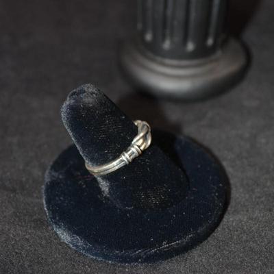 925 Sterling Knot Band Ring Size 7 2.6g